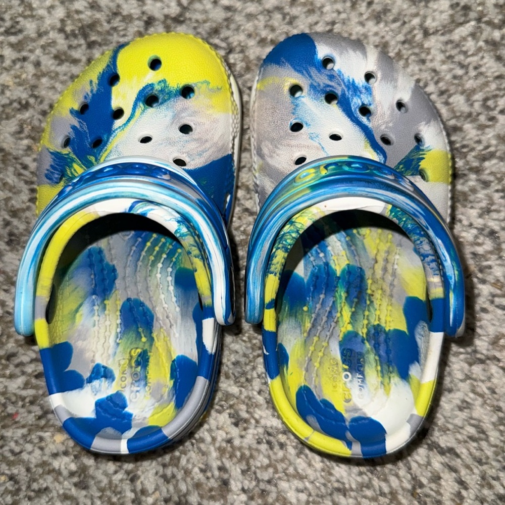 Toddler shoes, crocs (boys or girls) size 5